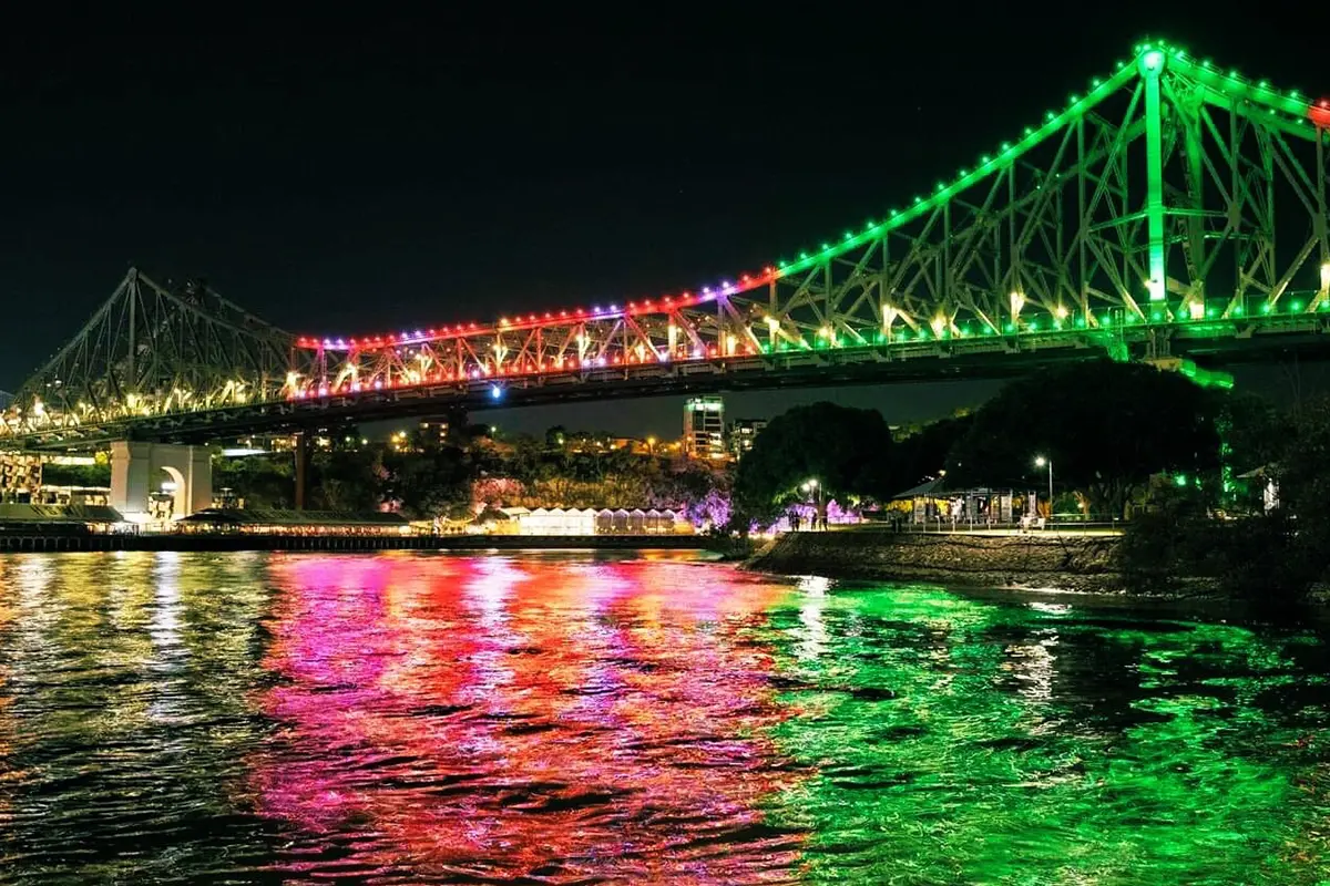 Brisbane S Story Bridge Turn Black Red Green For The Afghanistan S Independence