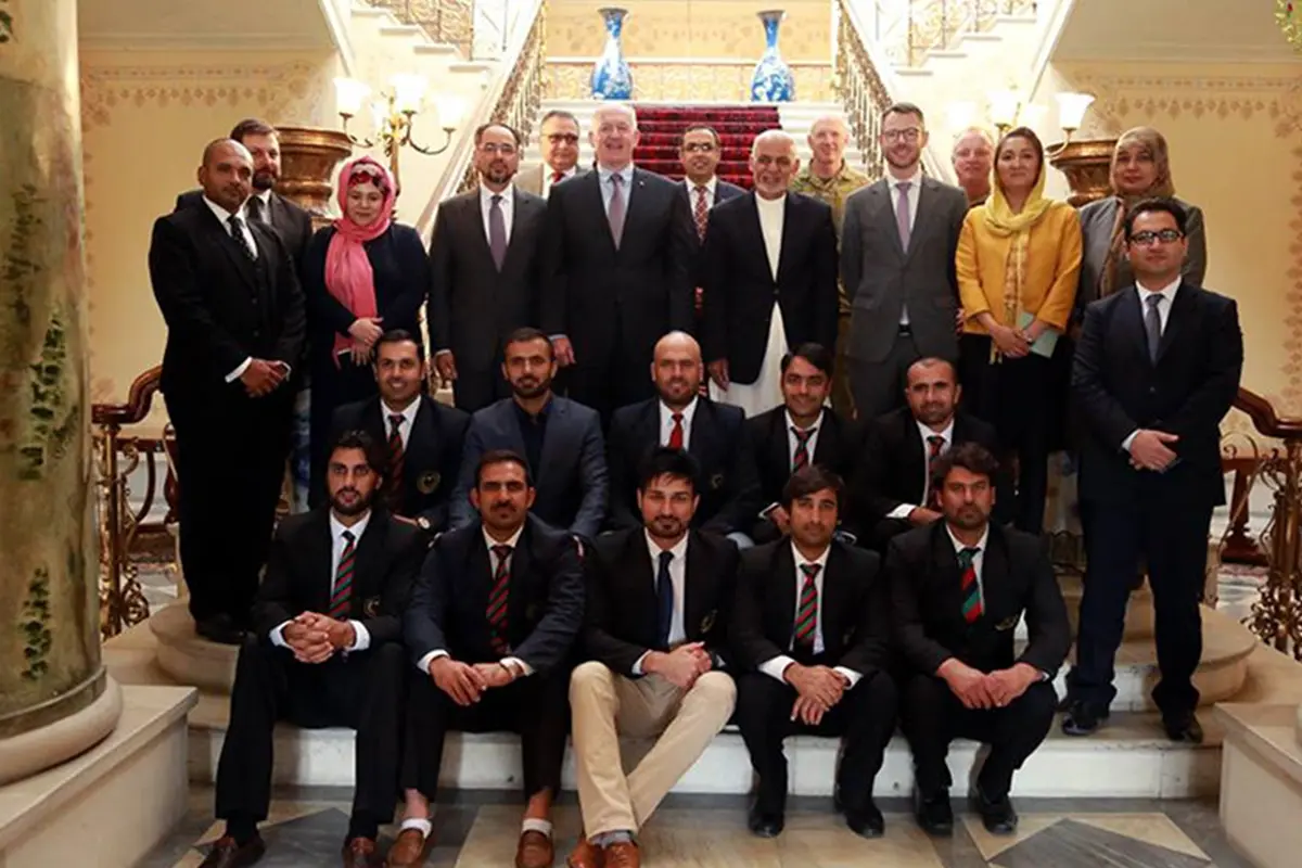 Sir Peter Cosgrove Met Afghan Cricket Players In Kabul